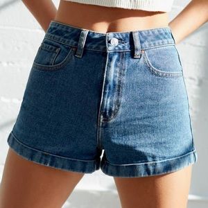 HIGH WAISTED SHORTS